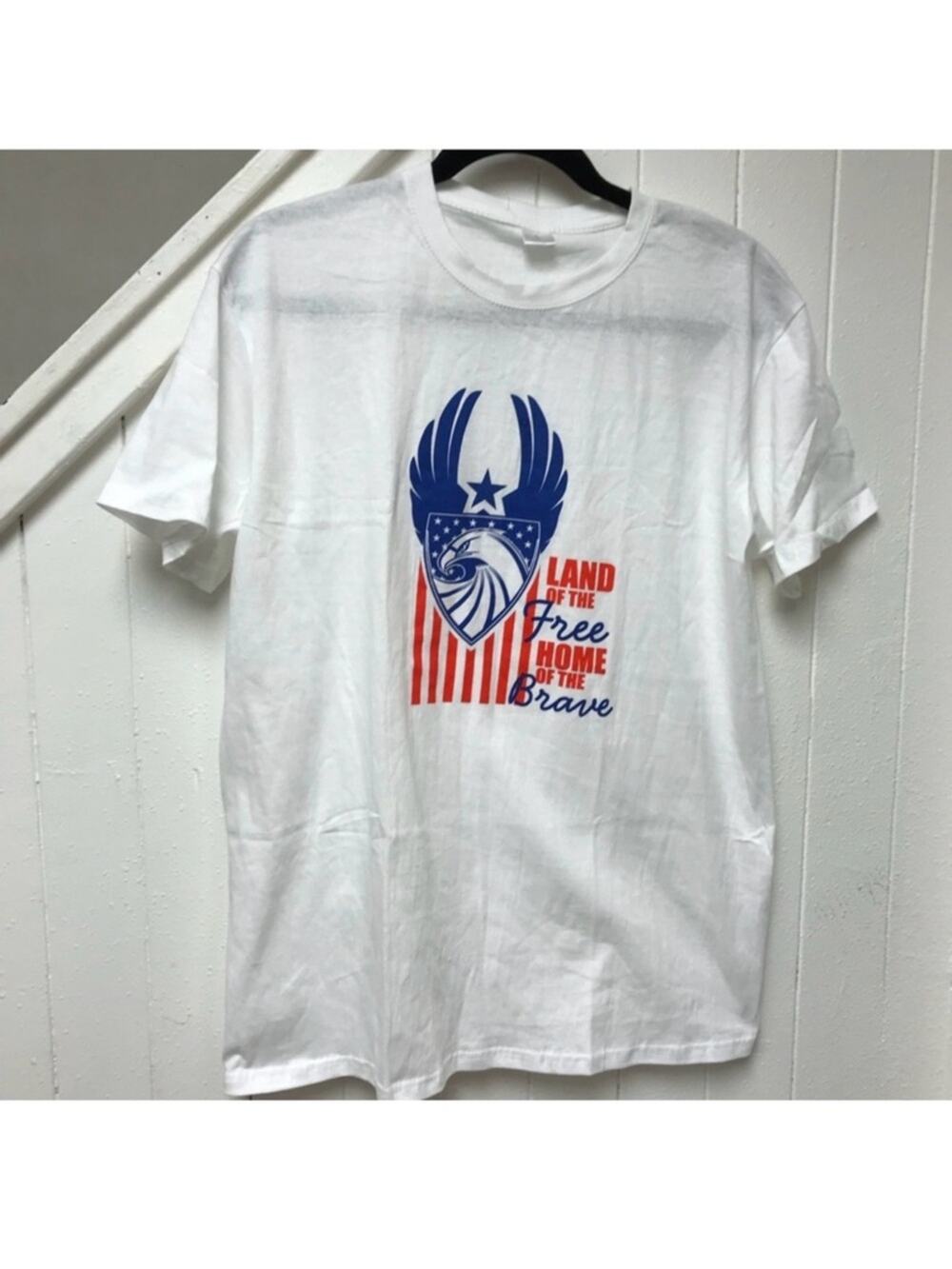 America Graphic T-Shirt, Size Large. New condition!
